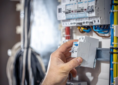 Elektrik Tesisatında En Sık Yapılan Hatalar ve Bunlardan Kaçınma Yolları